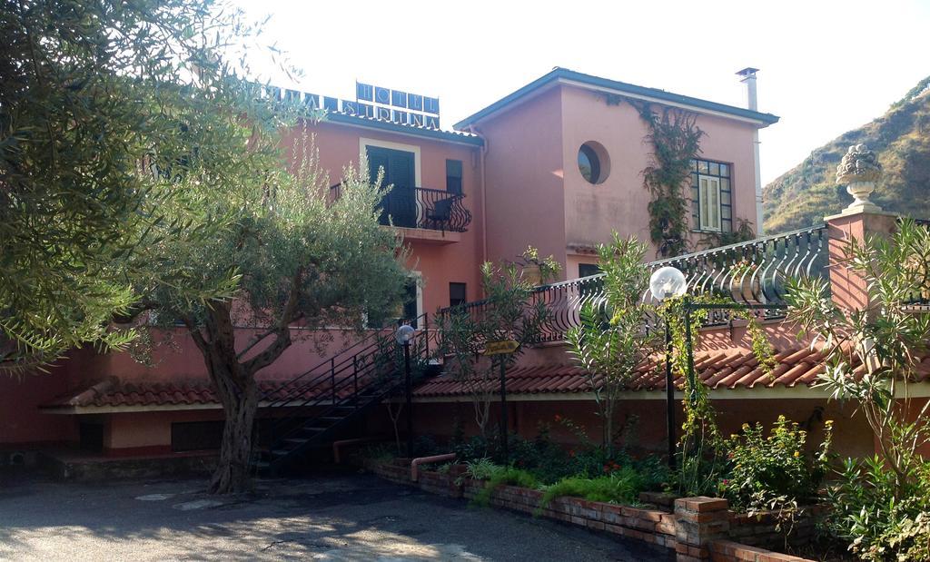 Hotel Villa Sirina Taormina Bagian luar foto