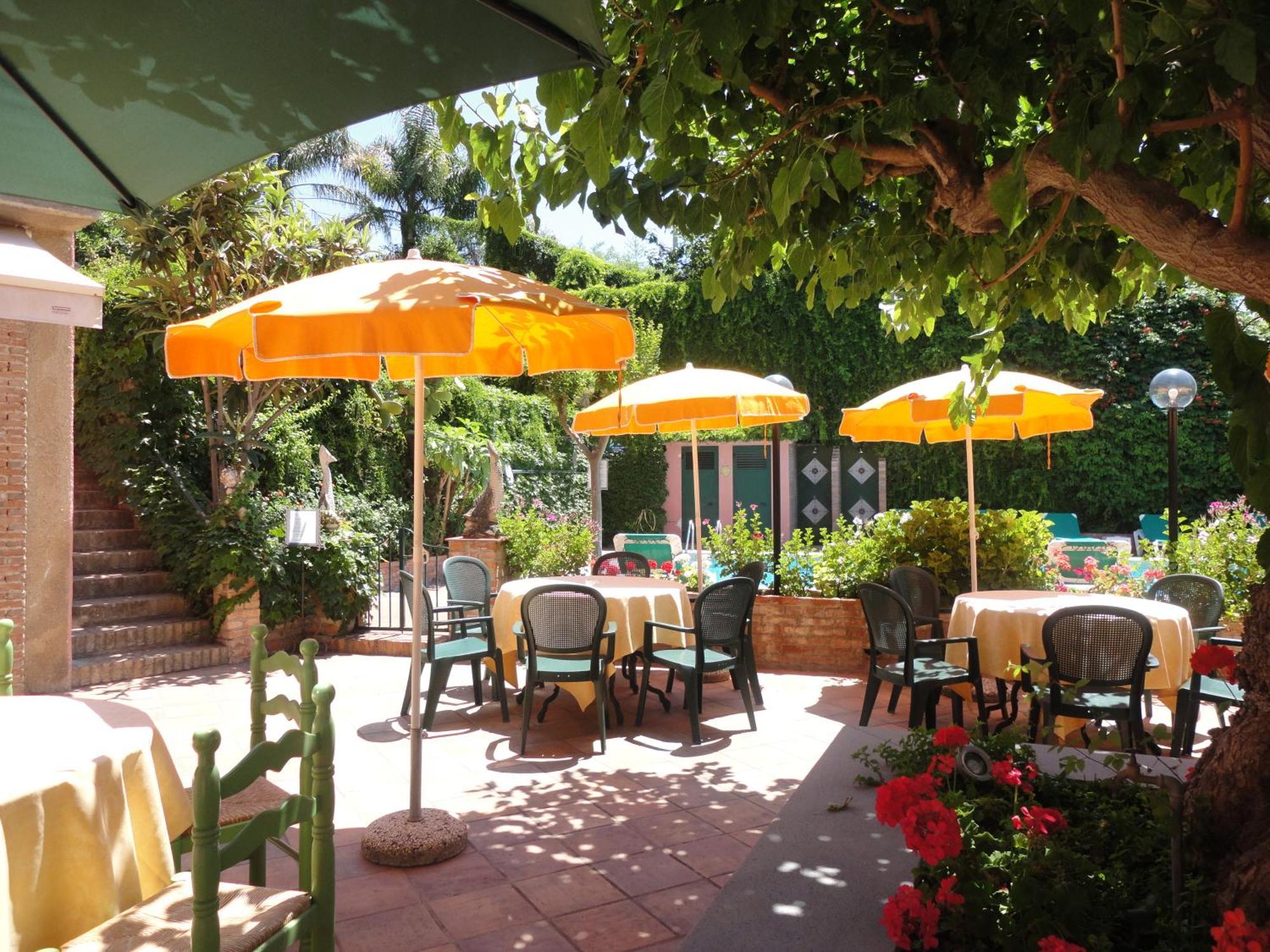Hotel Villa Sirina Taormina Bagian luar foto