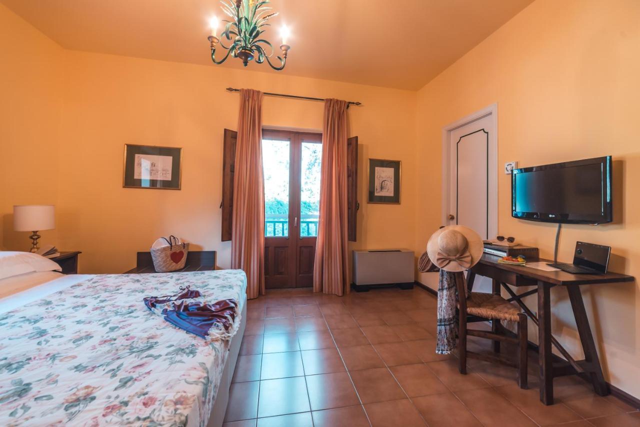 Hotel Villa Sirina Taormina Bagian luar foto