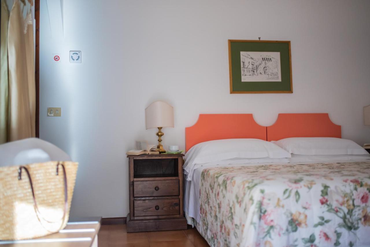 Hotel Villa Sirina Taormina Bagian luar foto