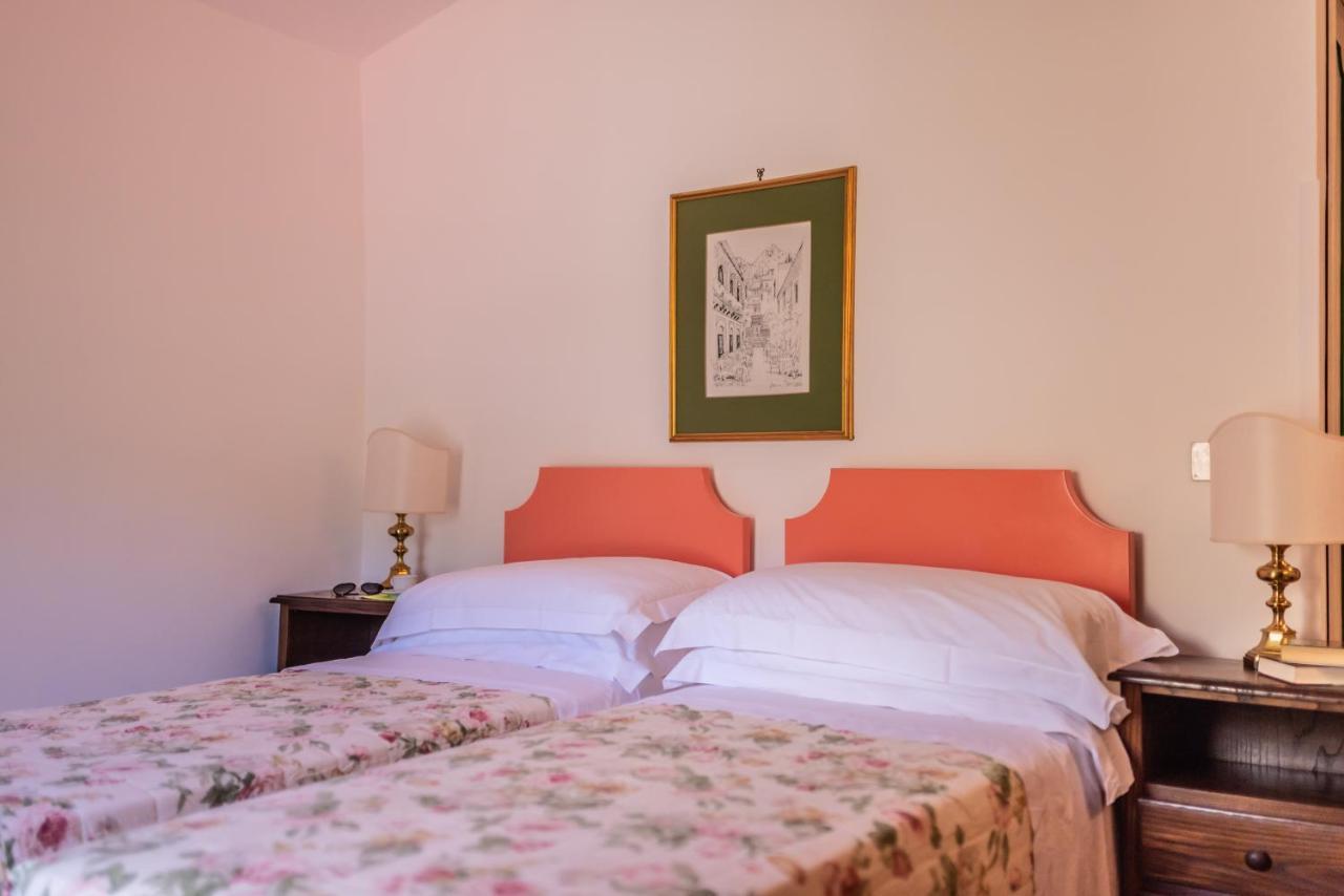 Hotel Villa Sirina Taormina Bagian luar foto