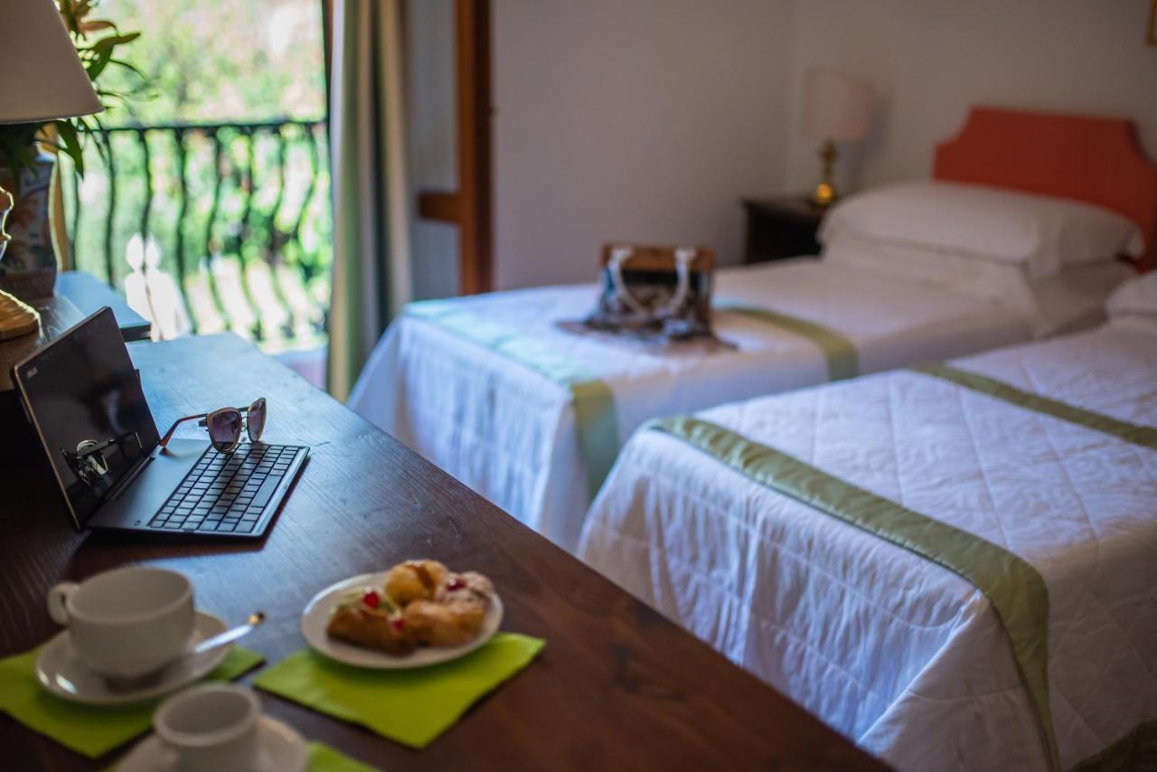 Hotel Villa Sirina Taormina Bagian luar foto